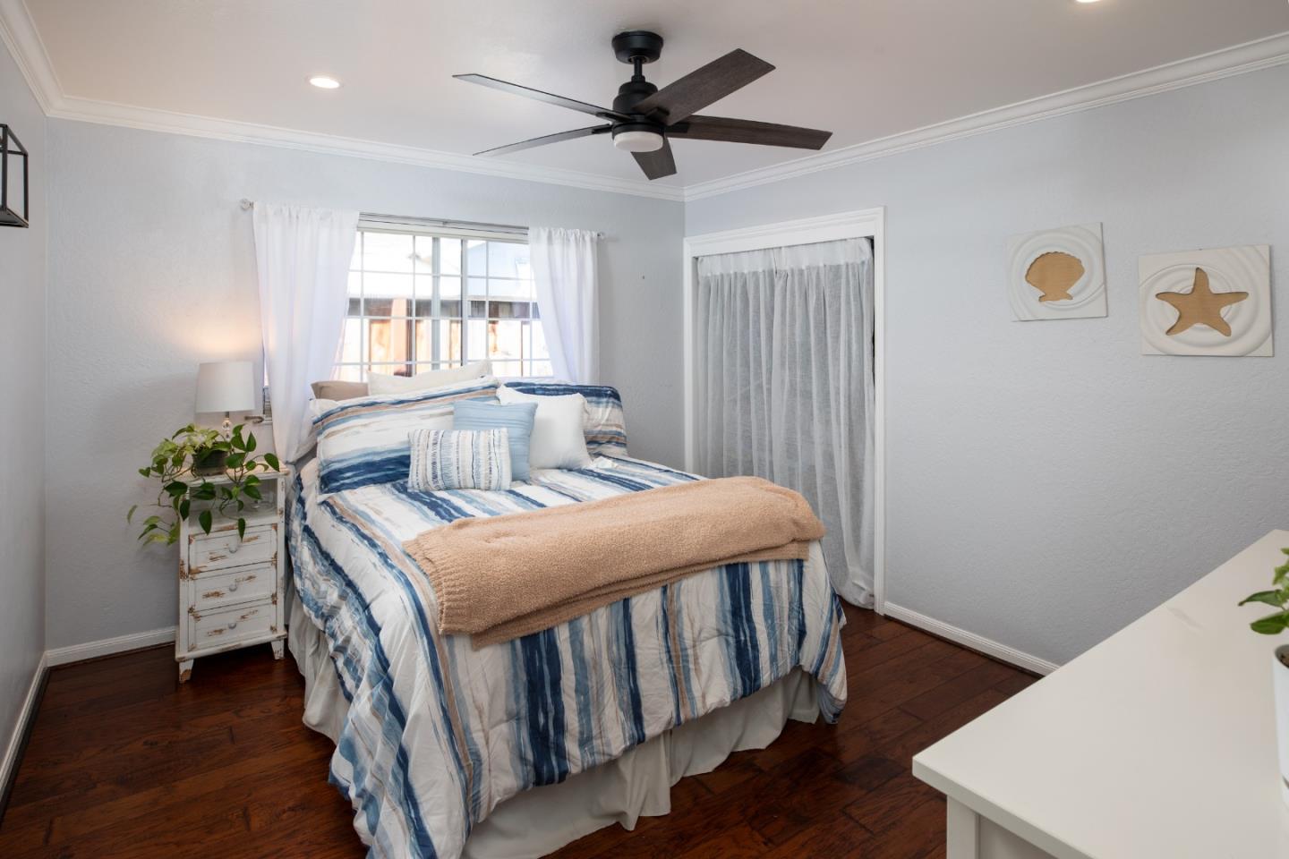 Detail Gallery Image 17 of 25 For 1949 Brittan Ave, San Carlos,  CA 94070 - 3 Beds | 2 Baths