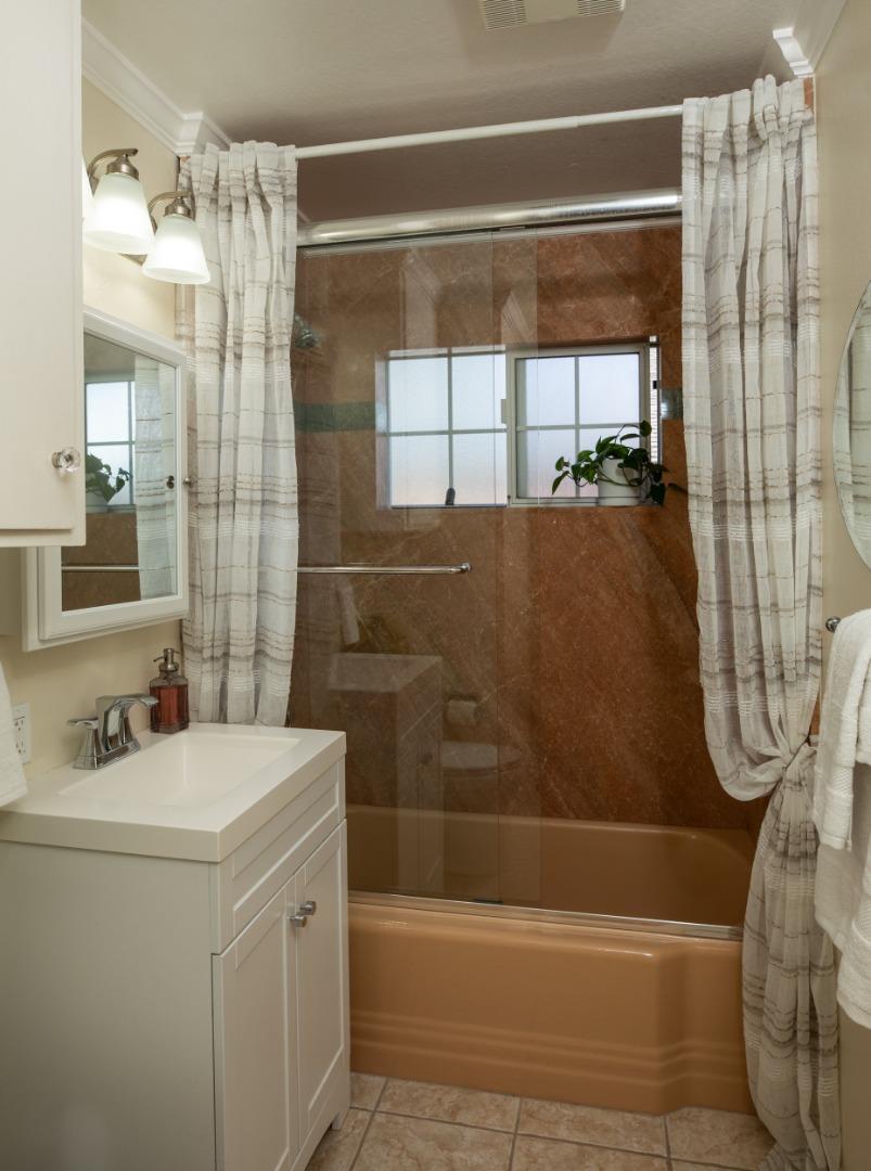 Detail Gallery Image 18 of 25 For 1949 Brittan Ave, San Carlos,  CA 94070 - 3 Beds | 2 Baths