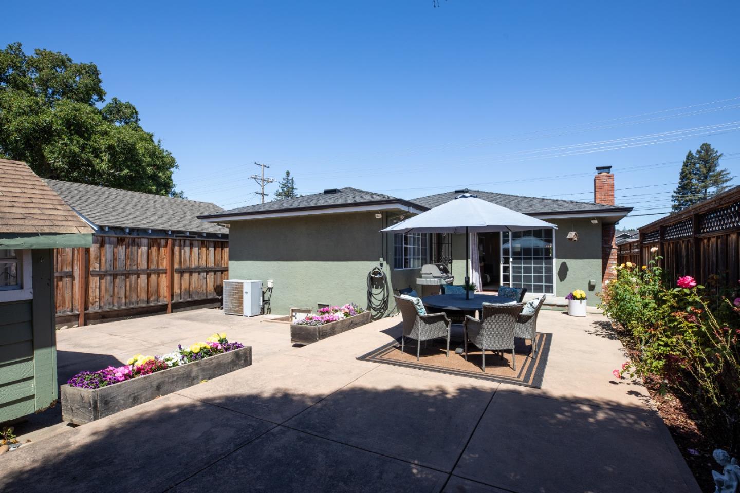 Detail Gallery Image 22 of 25 For 1949 Brittan Ave, San Carlos,  CA 94070 - 3 Beds | 2 Baths