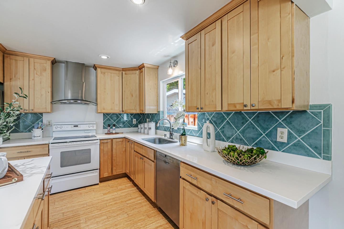 Detail Gallery Image 11 of 46 For 2169 Bohannon Dr, Santa Clara,  CA 95050 - 4 Beds | 2 Baths
