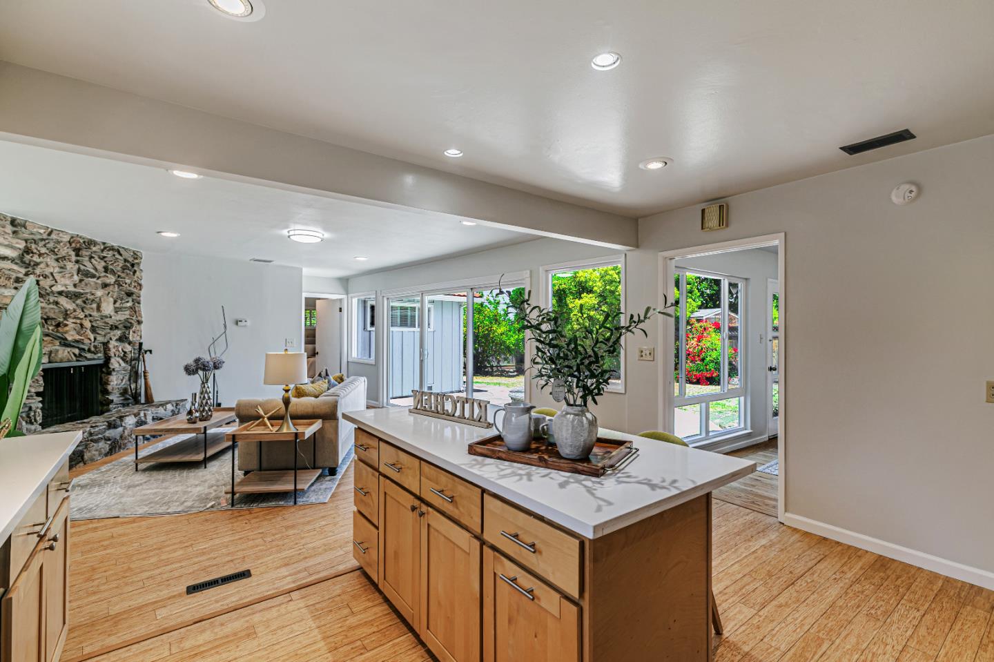 Detail Gallery Image 12 of 46 For 2169 Bohannon Dr, Santa Clara,  CA 95050 - 4 Beds | 2 Baths