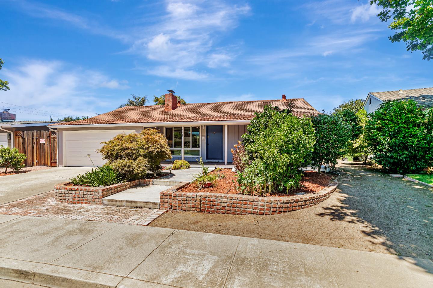 Detail Gallery Image 2 of 46 For 2169 Bohannon Dr, Santa Clara,  CA 95050 - 4 Beds | 2 Baths