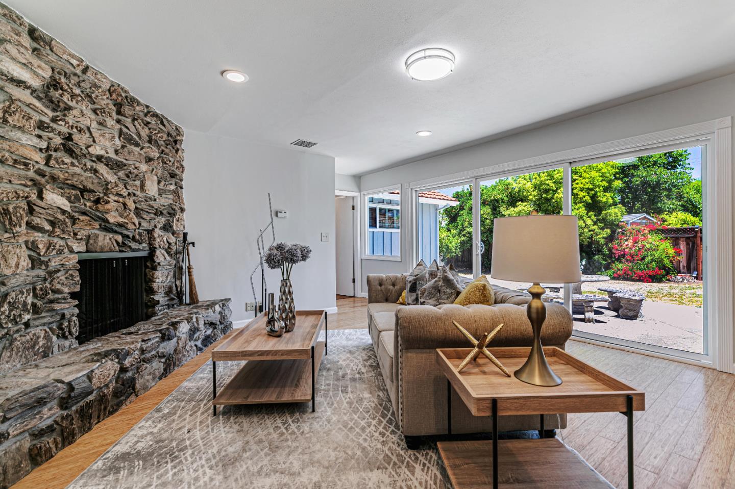 Detail Gallery Image 8 of 46 For 2169 Bohannon Dr, Santa Clara,  CA 95050 - 4 Beds | 2 Baths