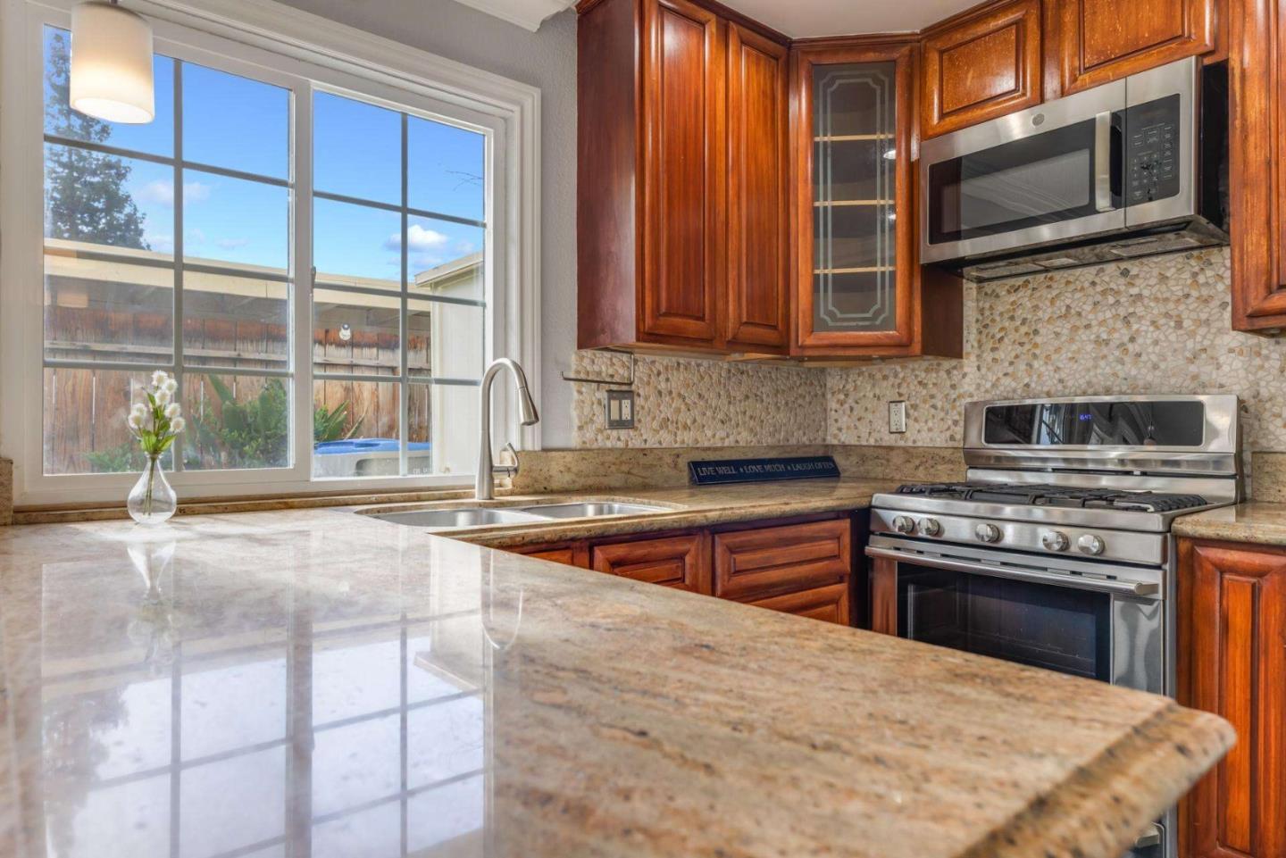 Detail Gallery Image 11 of 34 For 3452 Charing Cross Ln, San Jose,  CA 95132 - 4 Beds | 2/1 Baths