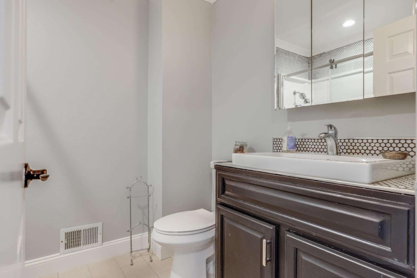 Detail Gallery Image 19 of 34 For 3452 Charing Cross Ln, San Jose,  CA 95132 - 4 Beds | 2/1 Baths