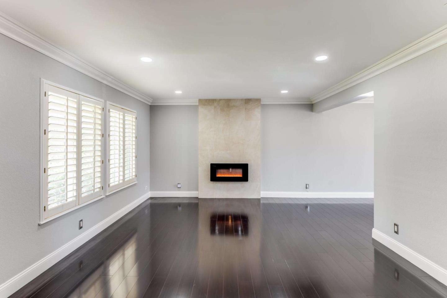 Detail Gallery Image 3 of 34 For 3452 Charing Cross Ln, San Jose,  CA 95132 - 4 Beds | 2/1 Baths
