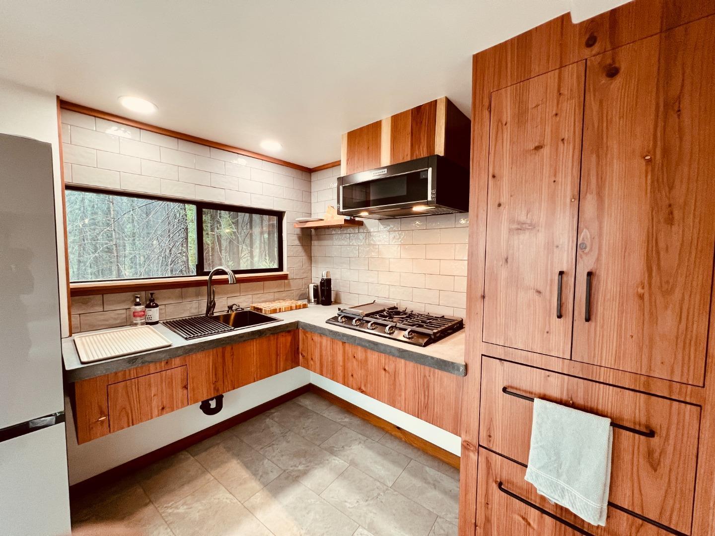 Detail Gallery Image 17 of 33 For 518 Container Way, Boulder Creek,  CA 95006 - 2 Beds | 2 Baths