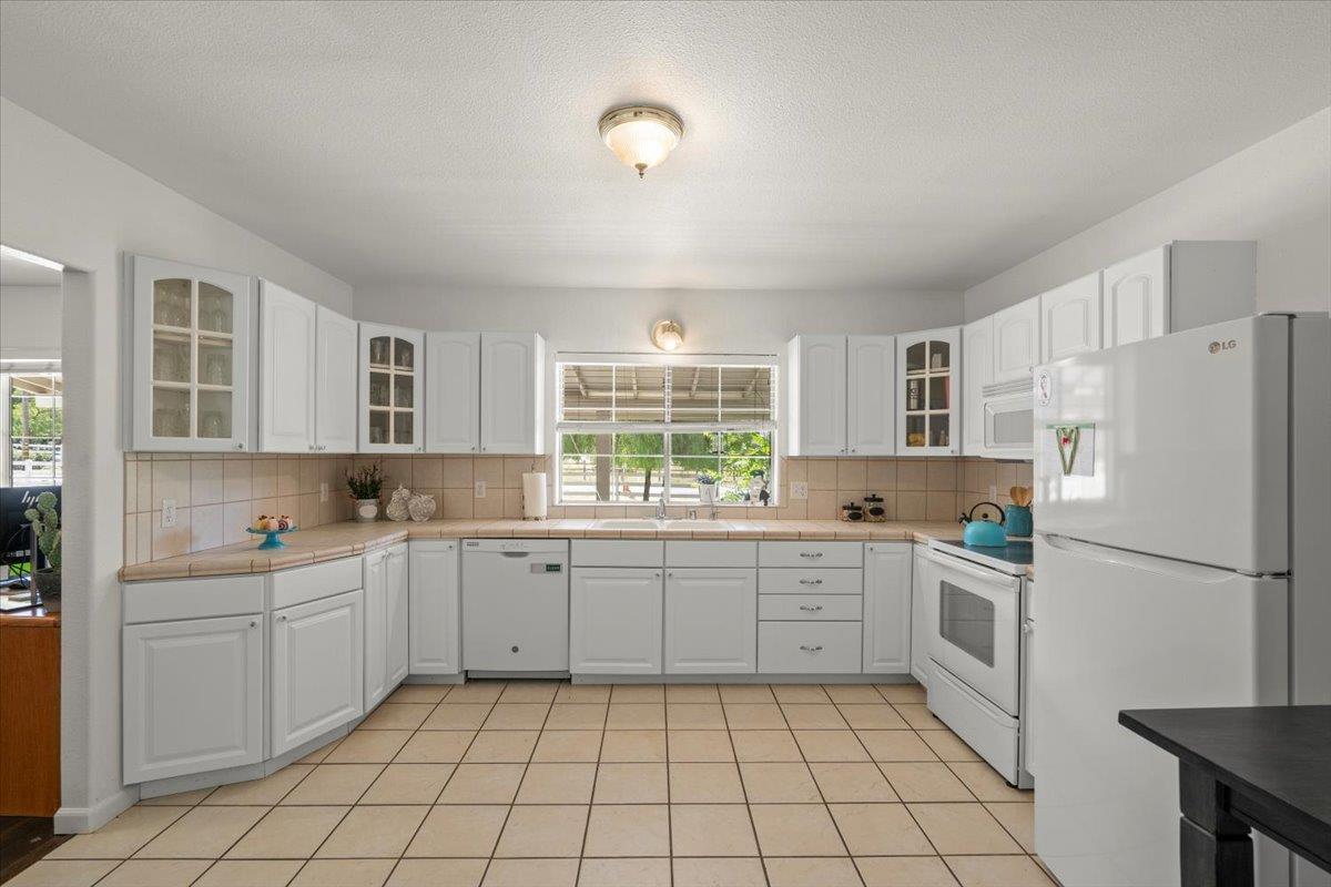 Detail Gallery Image 12 of 18 For 1080 Spring Grove Rd, Hollister,  CA 95023 - 4 Beds | 3/1 Baths