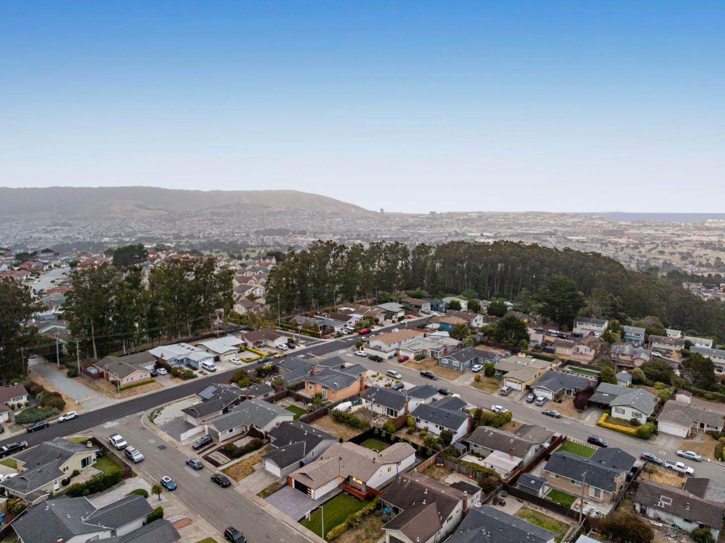 Detail Gallery Image 40 of 41 For 2521 Sherwood Dr, San Bruno,  CA 94066 - 4 Beds | 3 Baths