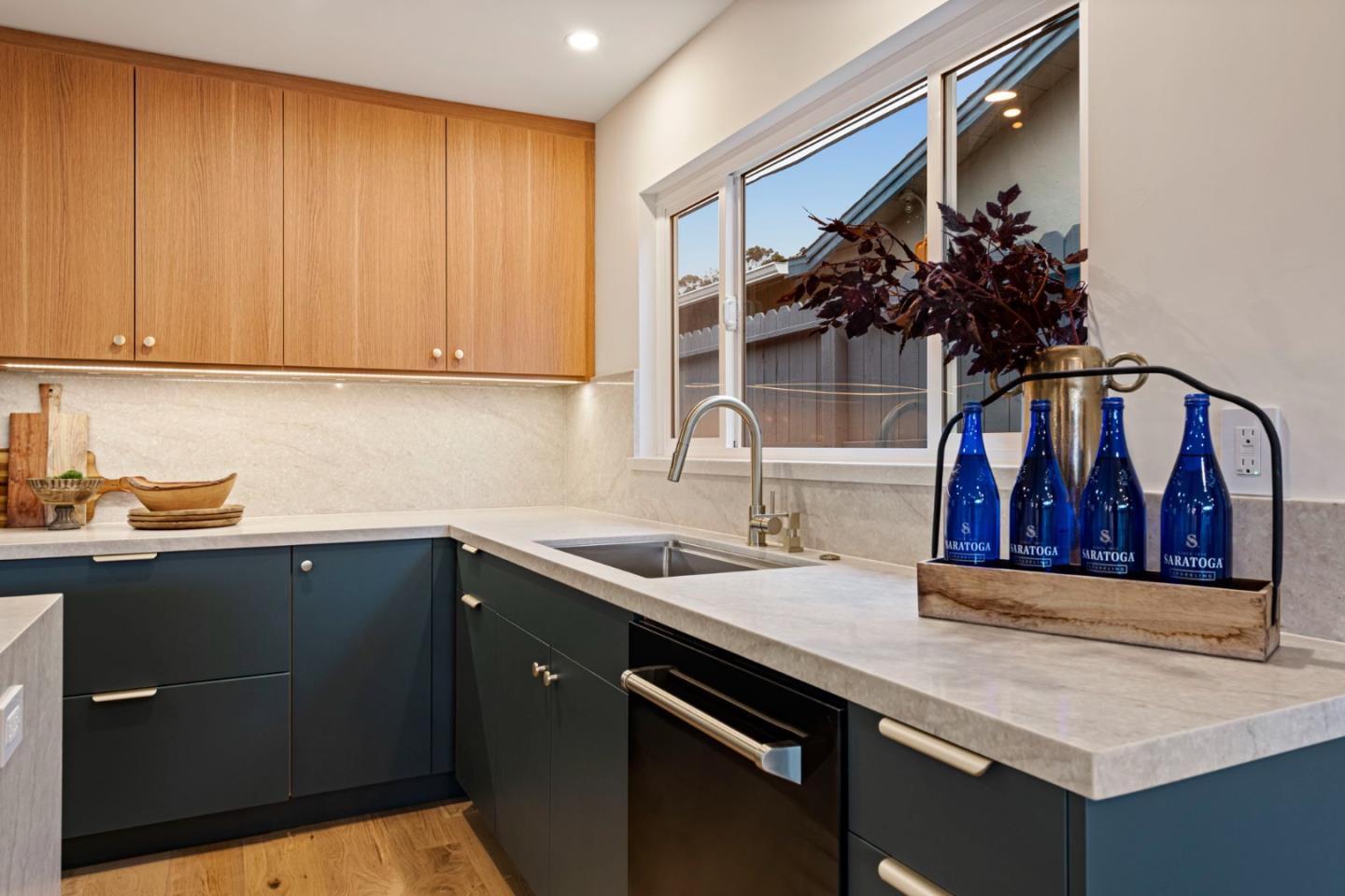 Detail Gallery Image 6 of 41 For 2521 Sherwood Dr, San Bruno,  CA 94066 - 4 Beds | 3 Baths