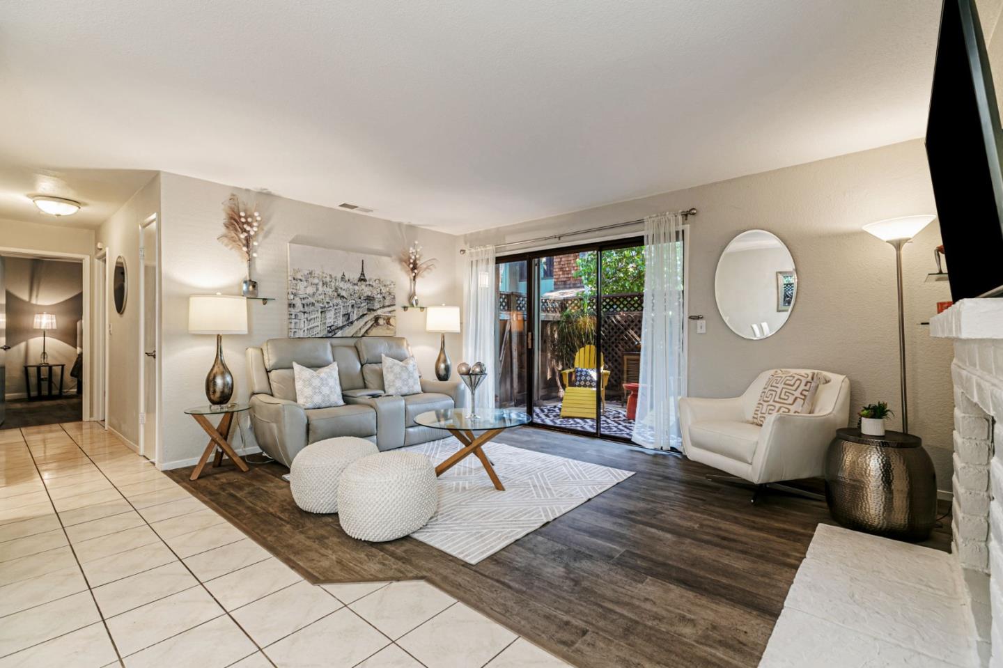 Detail Gallery Image 4 of 39 For 3400 La Terrace Cir, San Jose,  CA 95123 - 2 Beds | 1 Baths