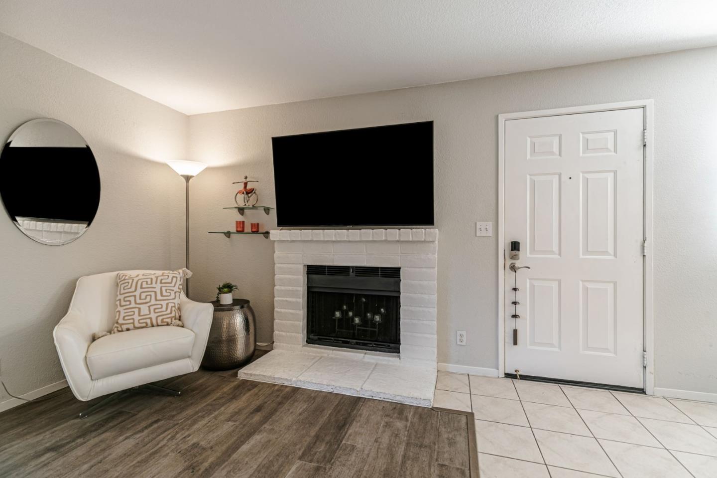Detail Gallery Image 6 of 39 For 3400 La Terrace Cir, San Jose,  CA 95123 - 2 Beds | 1 Baths