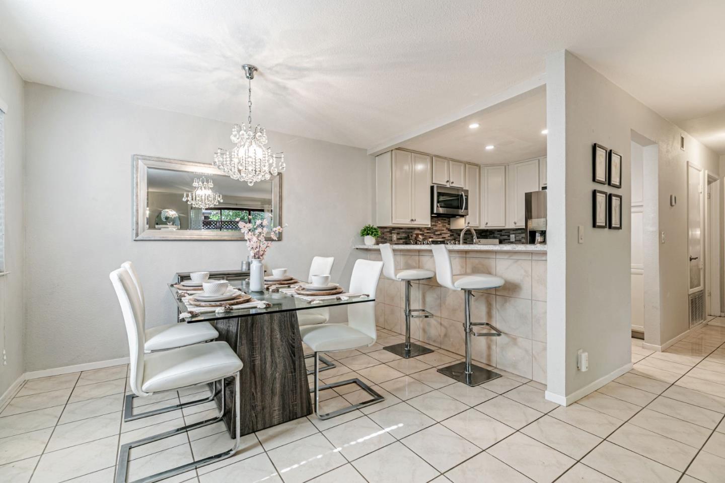 Detail Gallery Image 7 of 39 For 3400 La Terrace Cir, San Jose,  CA 95123 - 2 Beds | 1 Baths