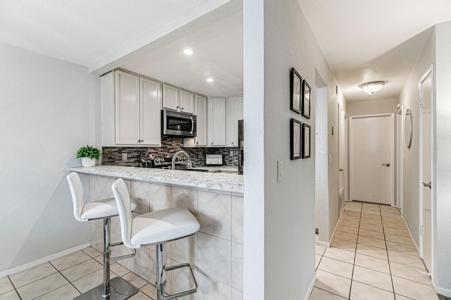 Detail Gallery Image 8 of 39 For 3400 La Terrace Cir, San Jose,  CA 95123 - 2 Beds | 1 Baths