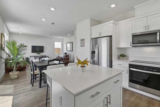 Detail Gallery Image 14 of 37 For 9182 Wickham Ct, Gilroy,  CA 95020 - 4 Beds | 2/1 Baths