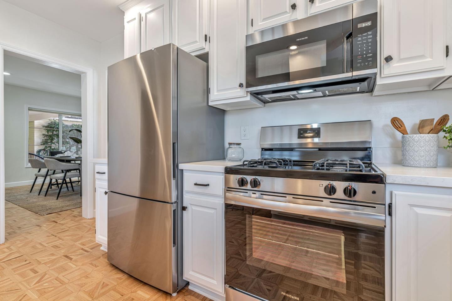 Detail Gallery Image 15 of 37 For 1620 Chestnut St, San Carlos,  CA 94070 - 2 Beds | 1 Baths