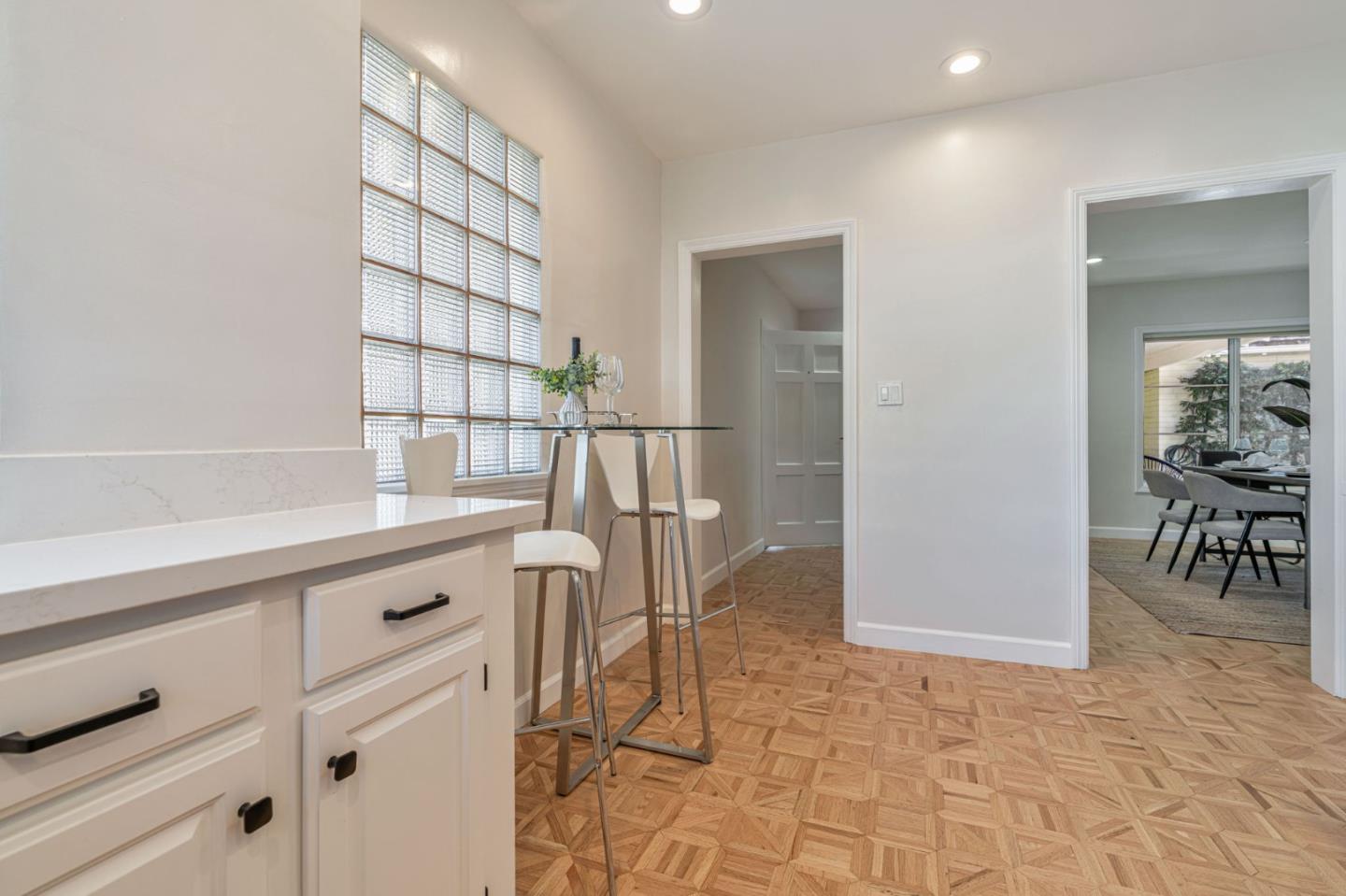 Detail Gallery Image 16 of 37 For 1620 Chestnut St, San Carlos,  CA 94070 - 2 Beds | 1 Baths