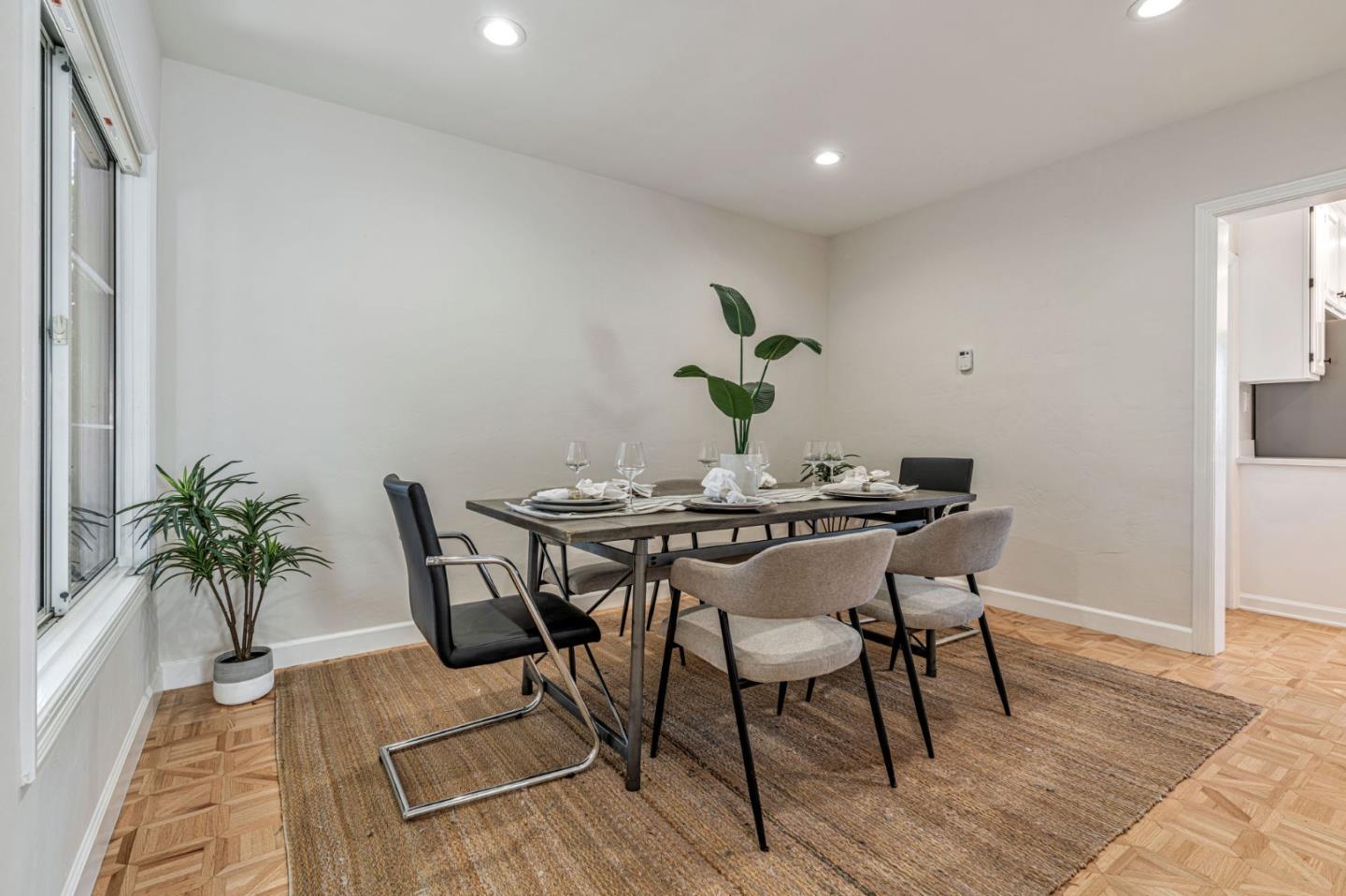 Detail Gallery Image 17 of 37 For 1620 Chestnut St, San Carlos,  CA 94070 - 2 Beds | 1 Baths