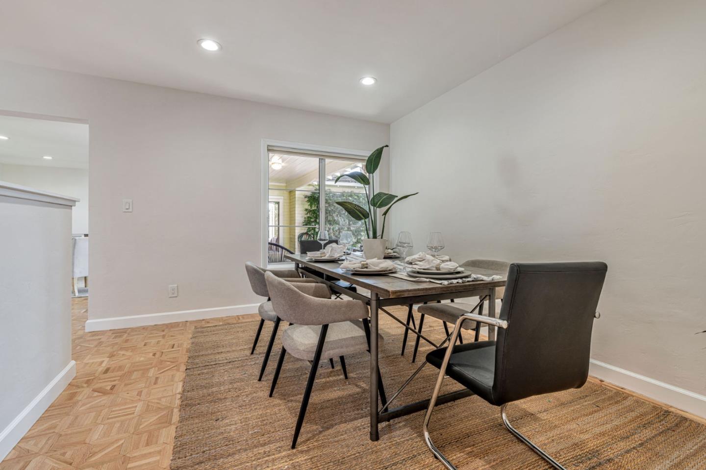 Detail Gallery Image 18 of 37 For 1620 Chestnut St, San Carlos,  CA 94070 - 2 Beds | 1 Baths