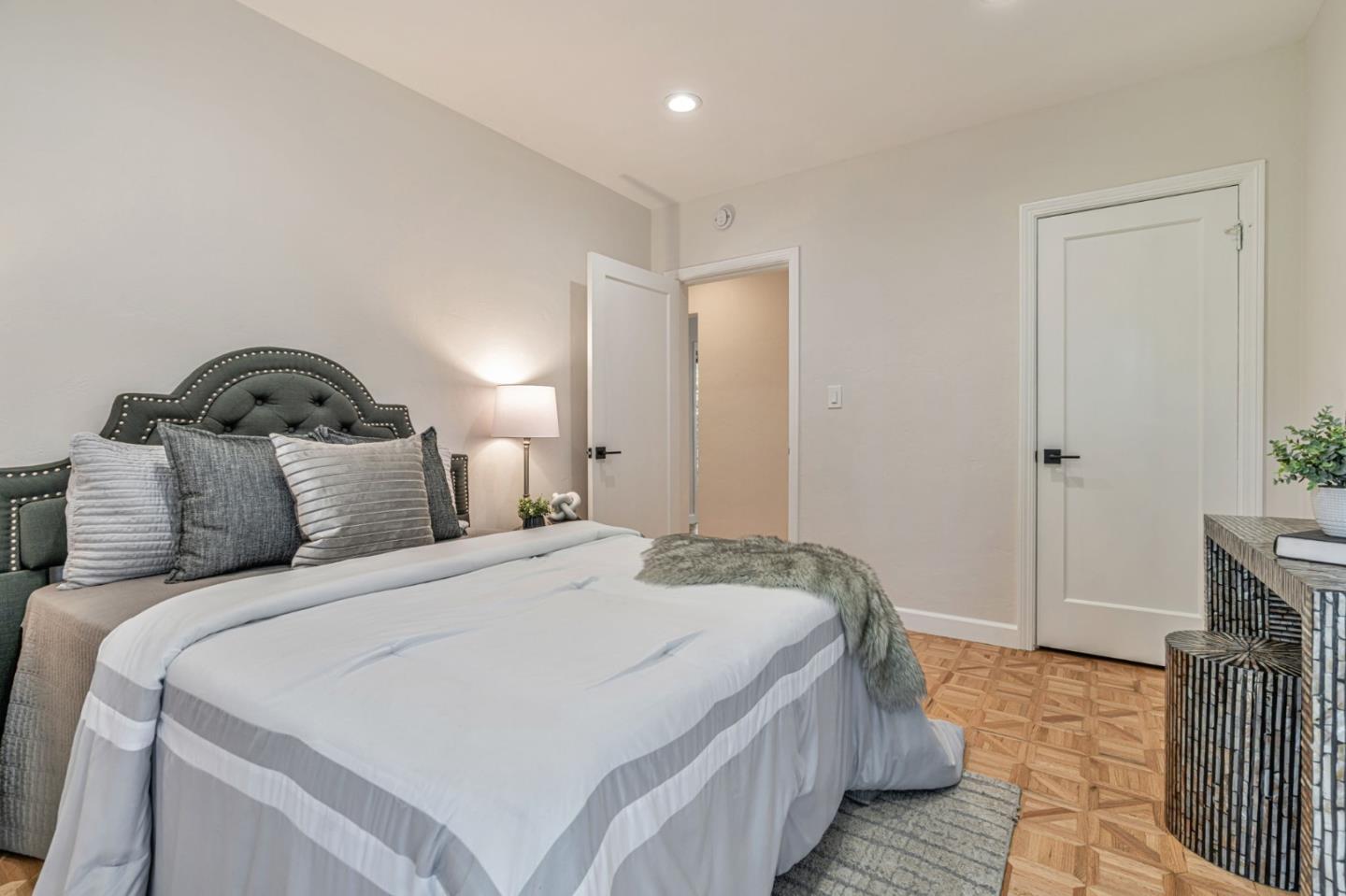 Detail Gallery Image 21 of 37 For 1620 Chestnut St, San Carlos,  CA 94070 - 2 Beds | 1 Baths