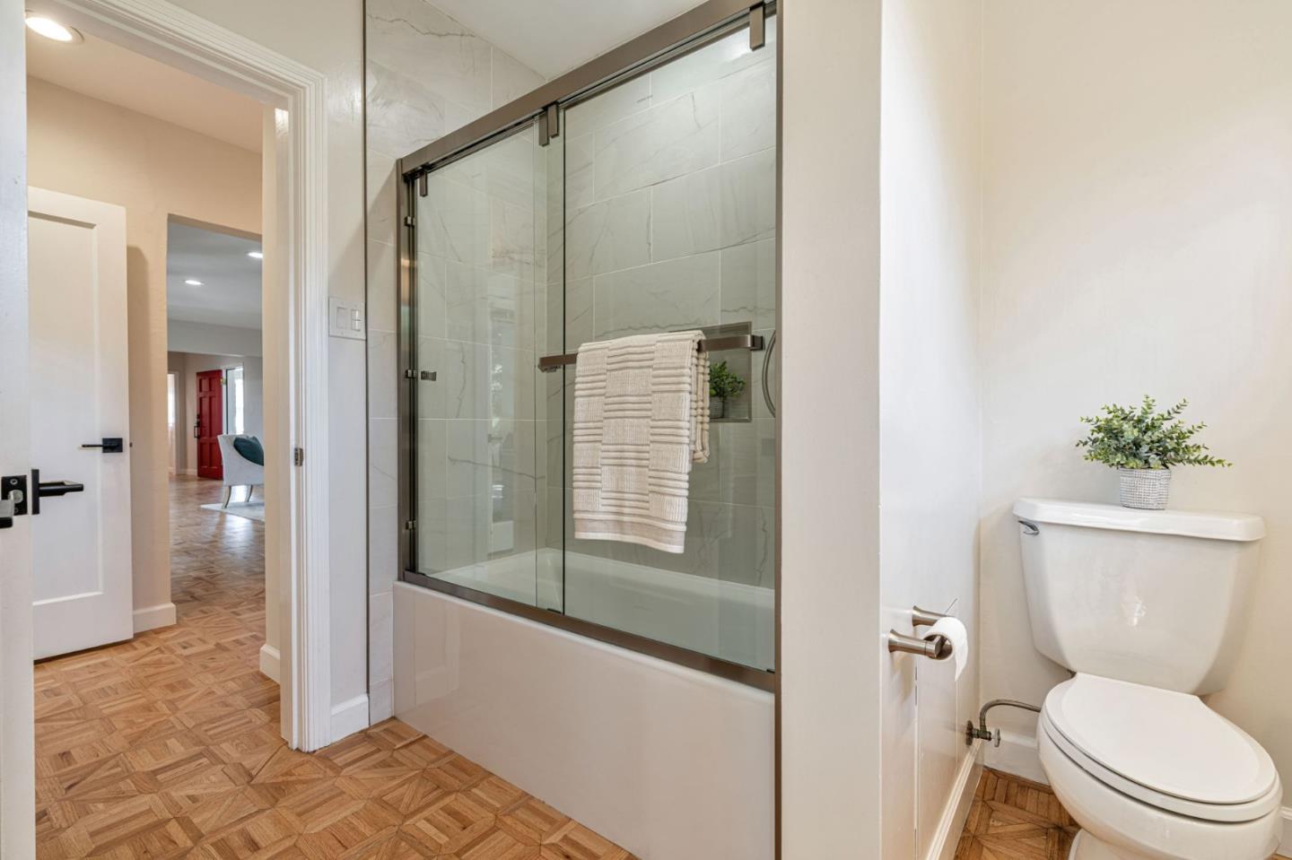 Detail Gallery Image 26 of 37 For 1620 Chestnut St, San Carlos,  CA 94070 - 2 Beds | 1 Baths