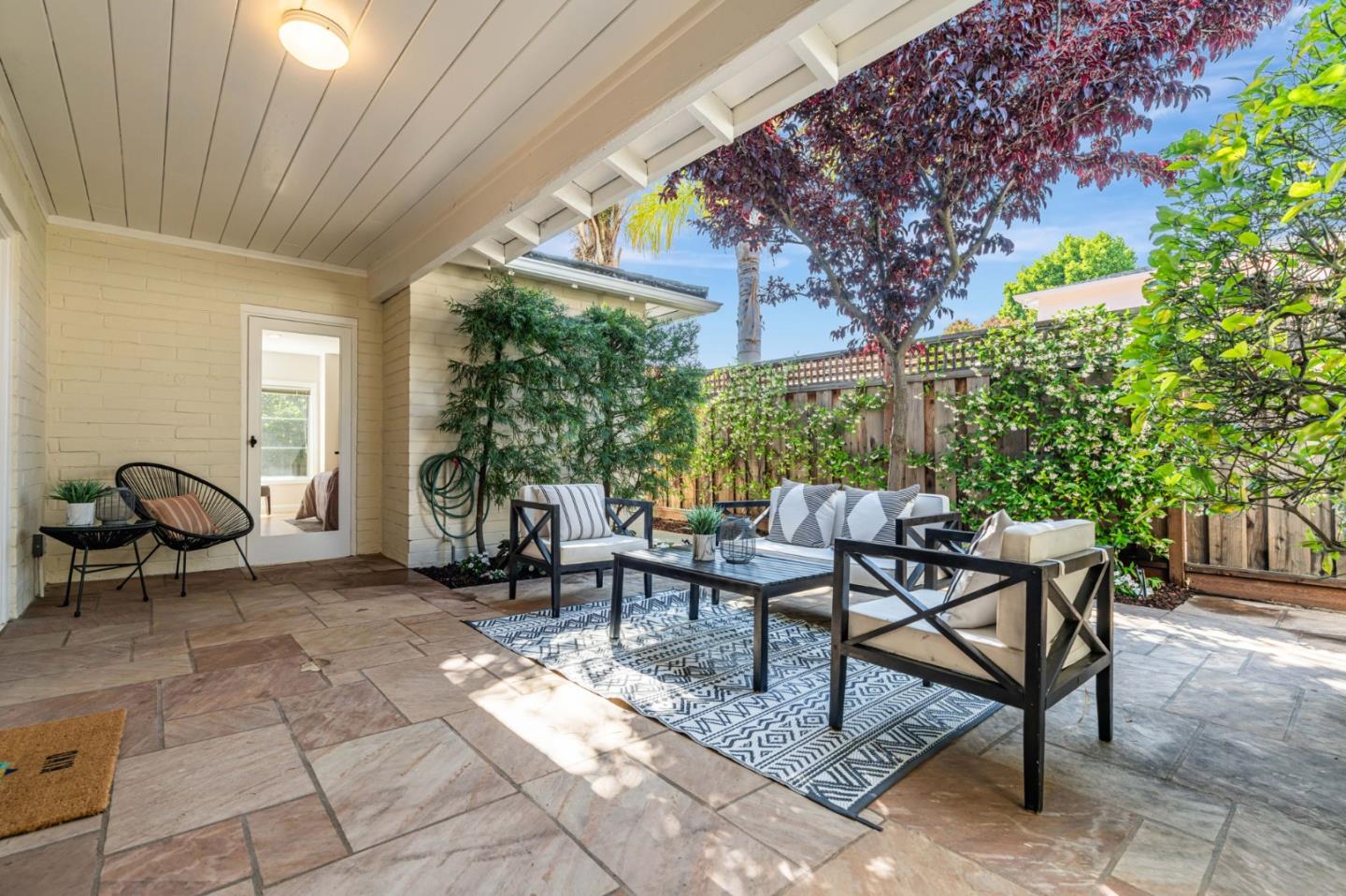 Detail Gallery Image 32 of 37 For 1620 Chestnut St, San Carlos,  CA 94070 - 2 Beds | 1 Baths