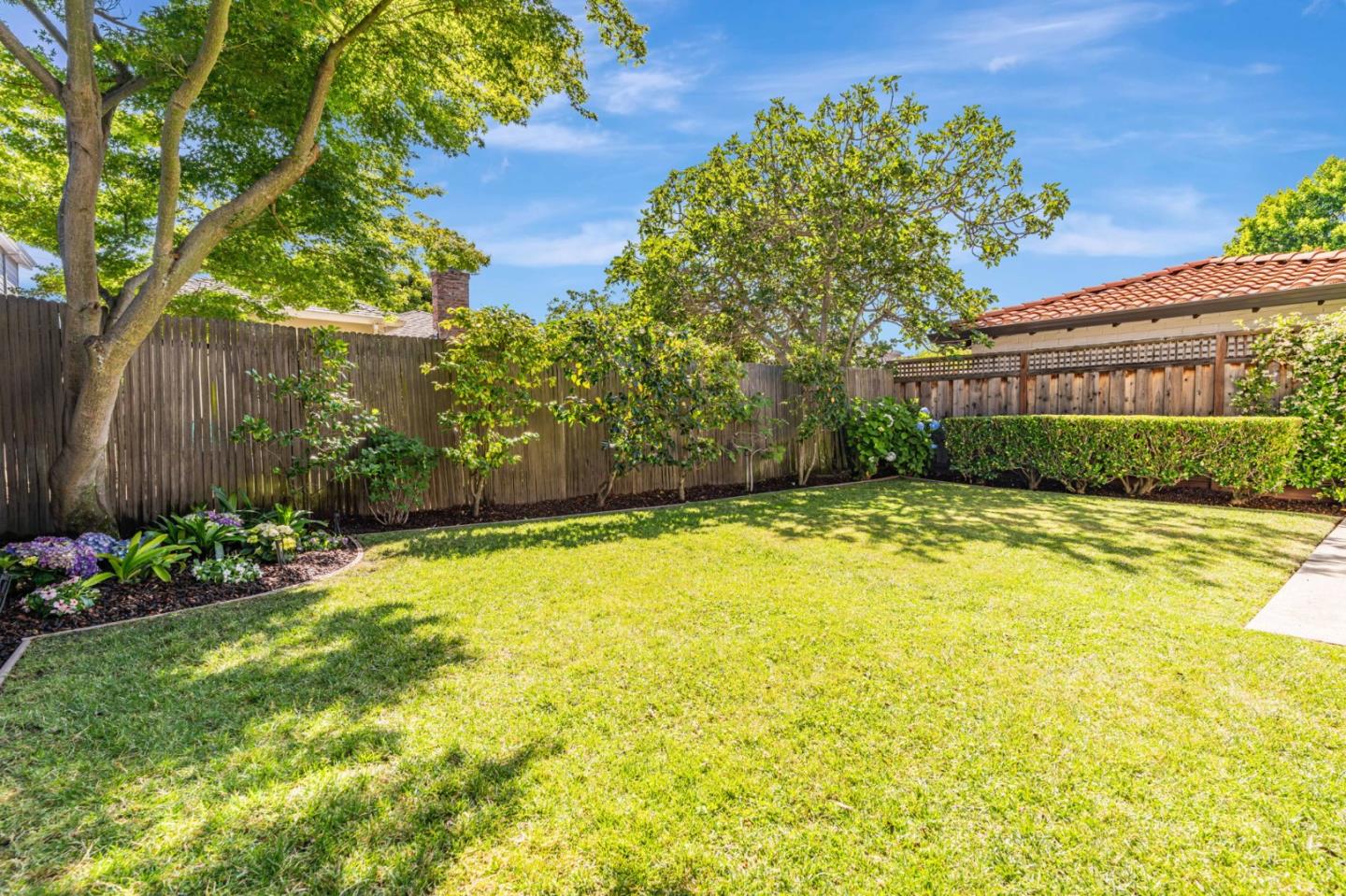 Detail Gallery Image 34 of 37 For 1620 Chestnut St, San Carlos,  CA 94070 - 2 Beds | 1 Baths