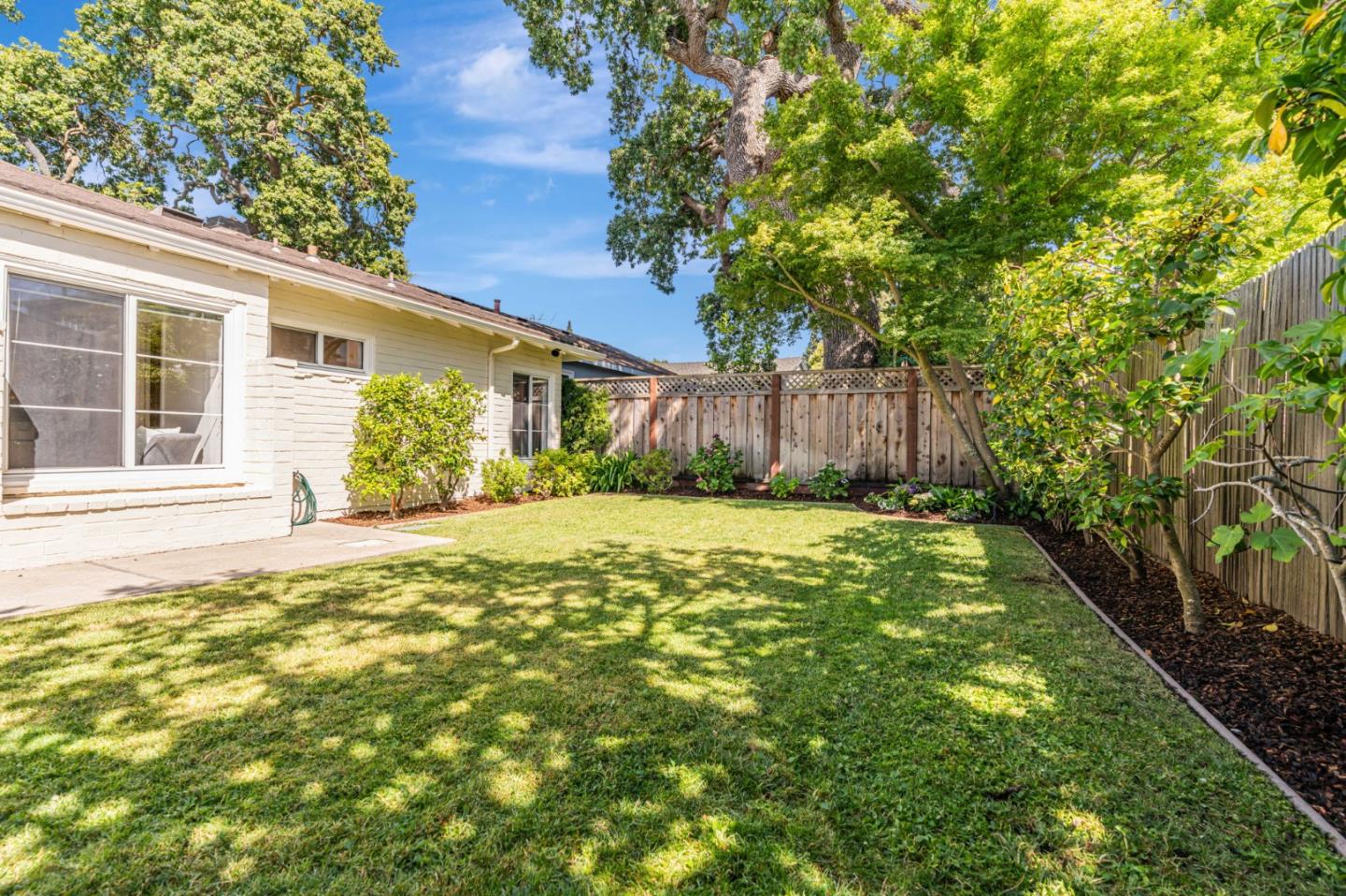 Detail Gallery Image 35 of 37 For 1620 Chestnut St, San Carlos,  CA 94070 - 2 Beds | 1 Baths