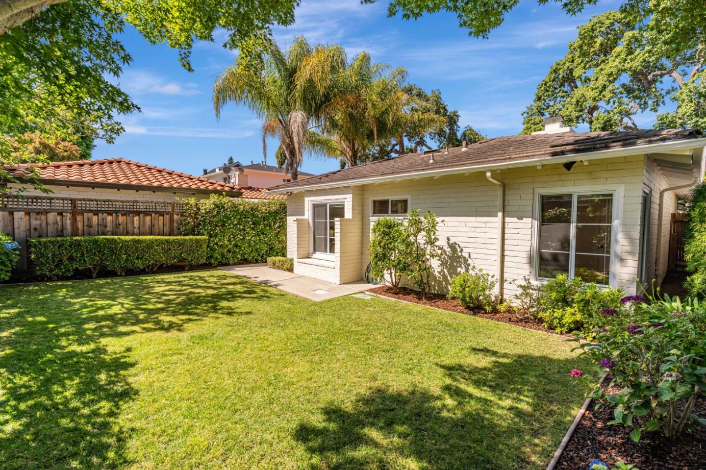 Detail Gallery Image 36 of 37 For 1620 Chestnut St, San Carlos,  CA 94070 - 2 Beds | 1 Baths