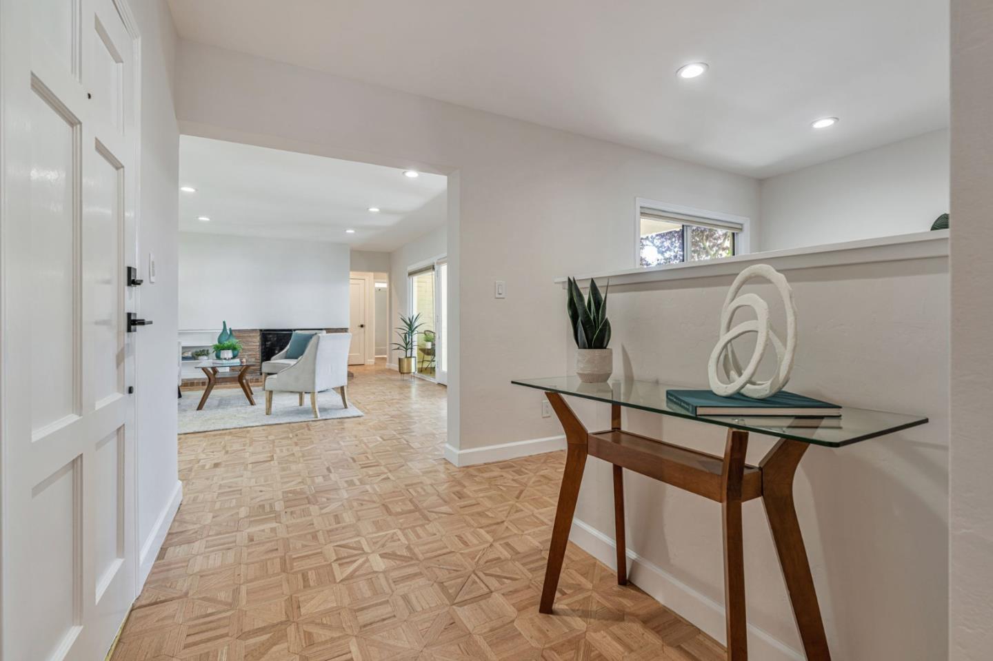 Detail Gallery Image 4 of 37 For 1620 Chestnut St, San Carlos,  CA 94070 - 2 Beds | 1 Baths