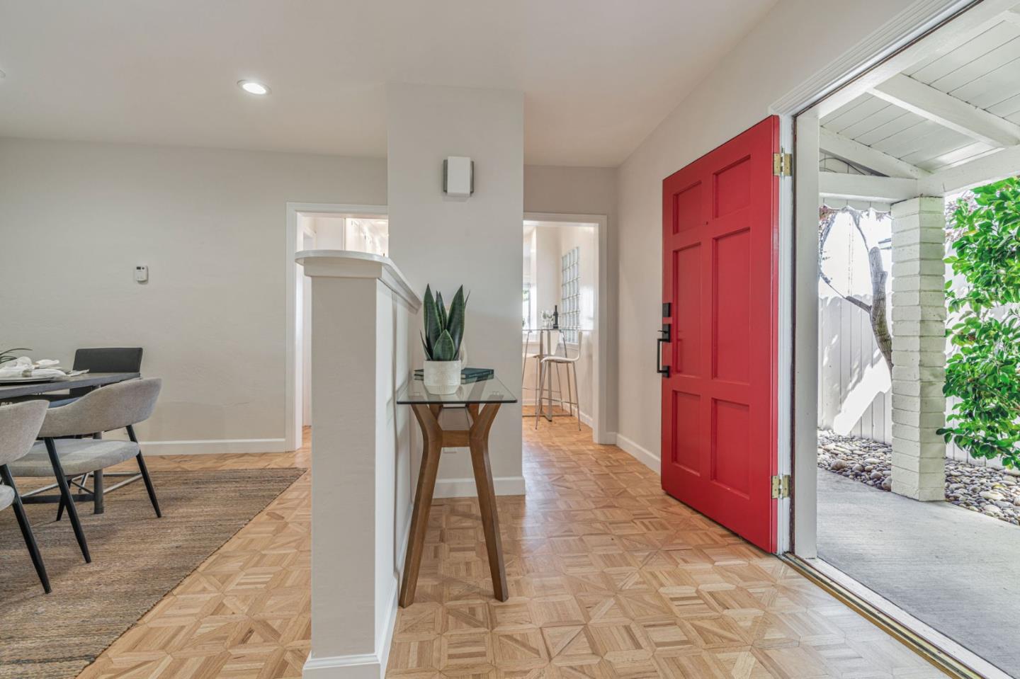 Detail Gallery Image 5 of 37 For 1620 Chestnut St, San Carlos,  CA 94070 - 2 Beds | 1 Baths