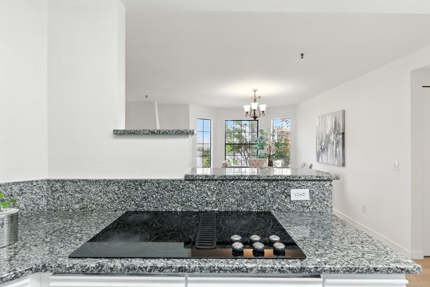 Detail Gallery Image 12 of 31 For 10227 Nile Dr, Cupertino,  CA 95014 - 2 Beds | 2 Baths