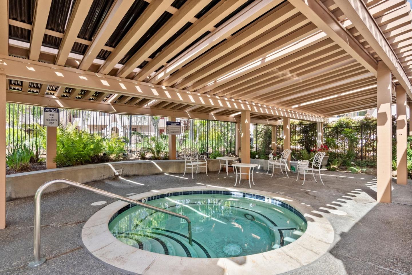 Detail Gallery Image 28 of 31 For 10227 Nile Dr, Cupertino,  CA 95014 - 2 Beds | 2 Baths