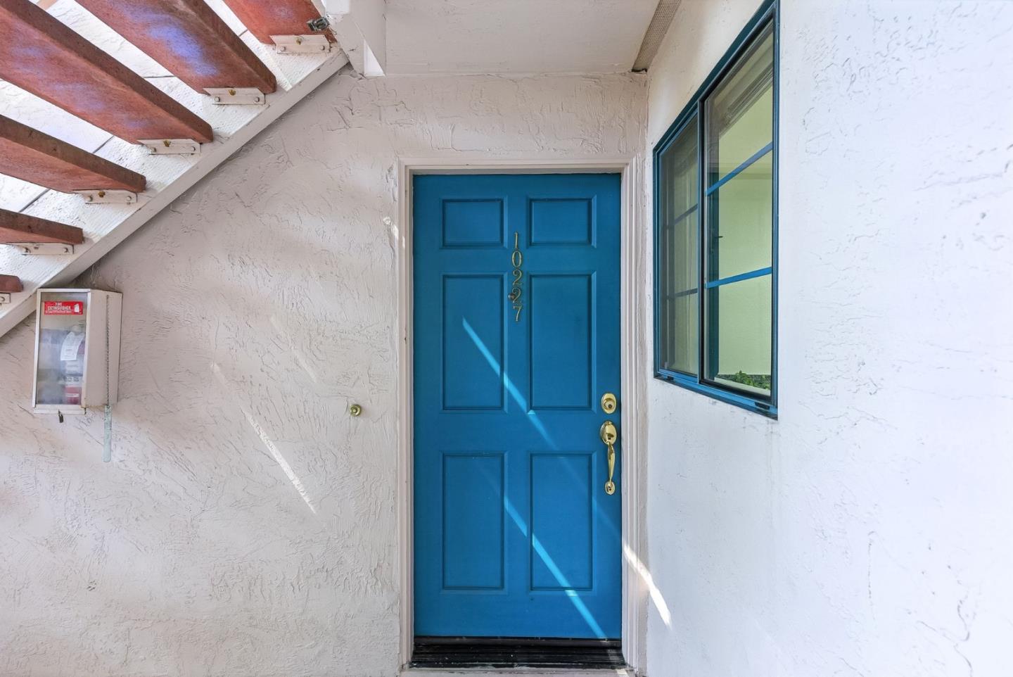 Detail Gallery Image 3 of 31 For 10227 Nile Dr, Cupertino,  CA 95014 - 2 Beds | 2 Baths