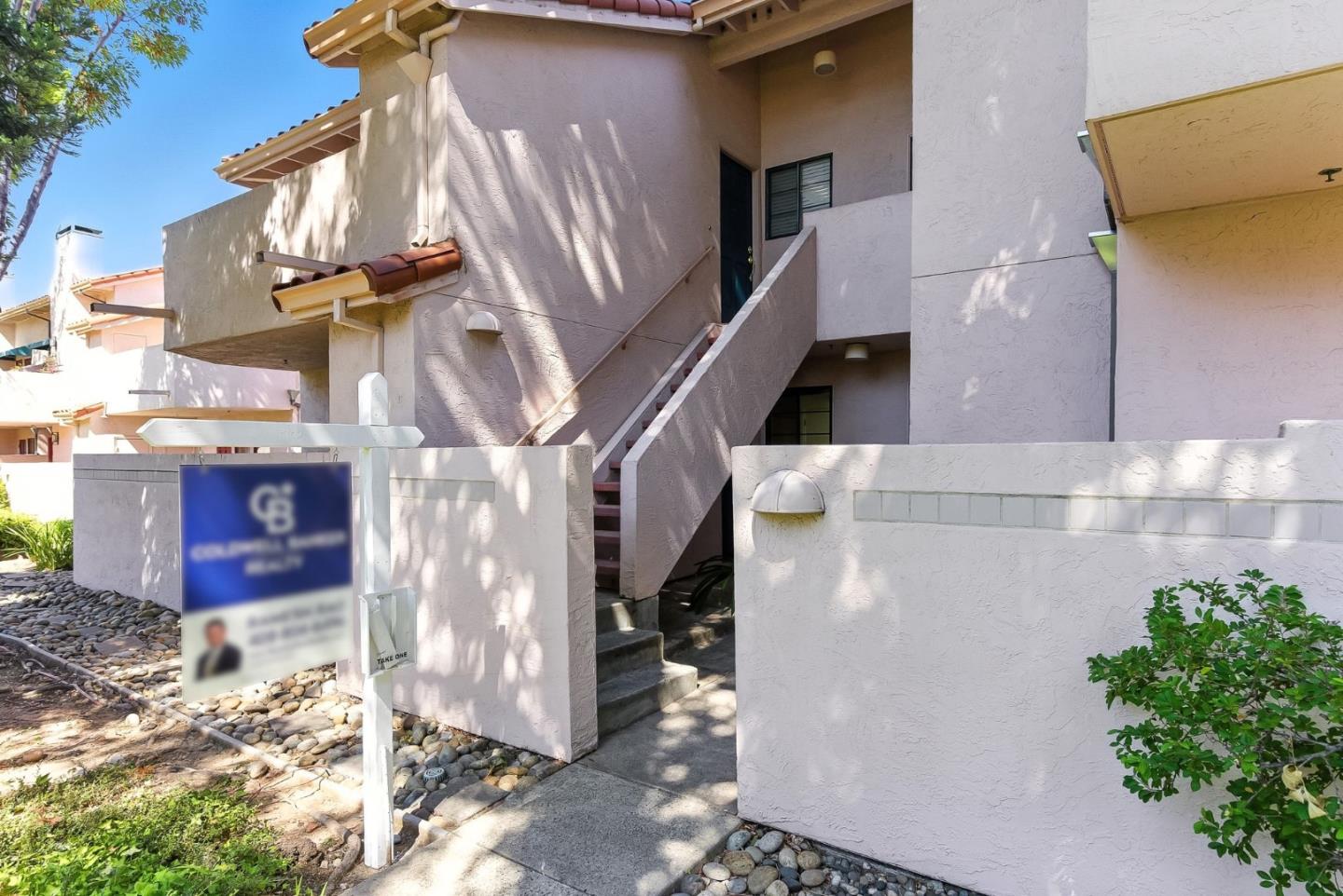 Detail Gallery Image 4 of 31 For 10227 Nile Dr, Cupertino,  CA 95014 - 2 Beds | 2 Baths