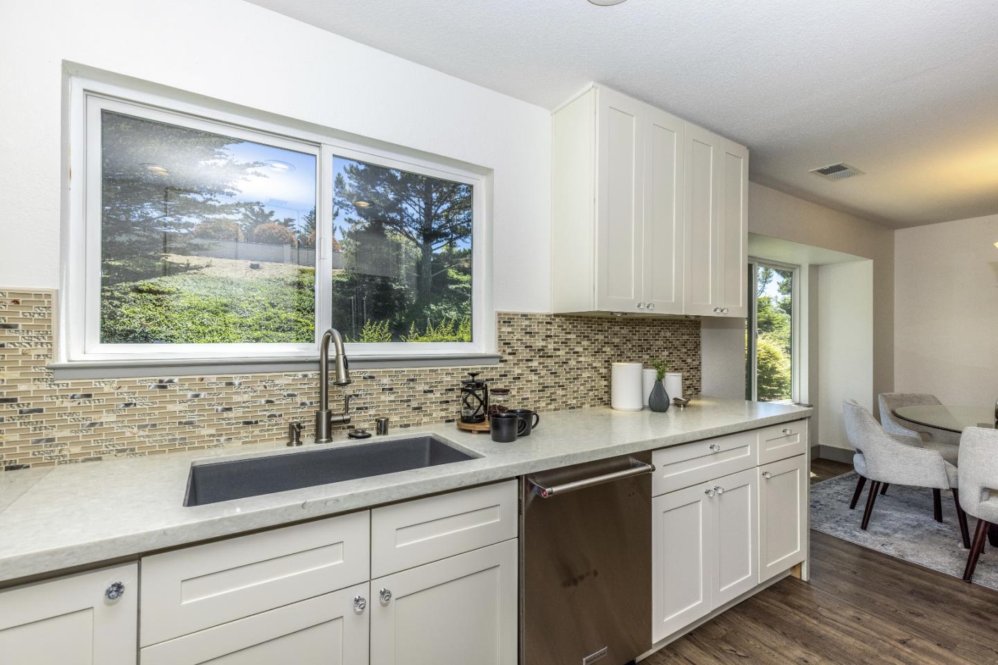 Detail Gallery Image 15 of 47 For 991 Fassler Ave, Pacifica,  CA 94044 - 3 Beds | 2/1 Baths