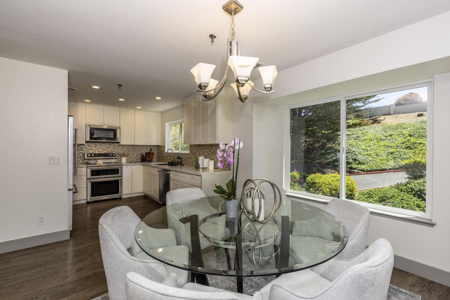 Detail Gallery Image 17 of 47 For 991 Fassler Ave, Pacifica,  CA 94044 - 3 Beds | 2/1 Baths