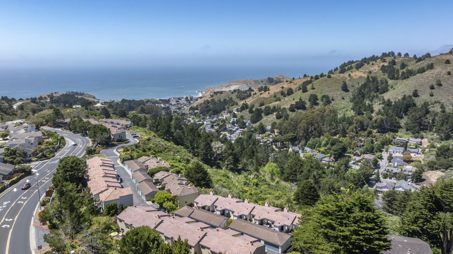Detail Gallery Image 2 of 47 For 991 Fassler Ave, Pacifica,  CA 94044 - 3 Beds | 2/1 Baths