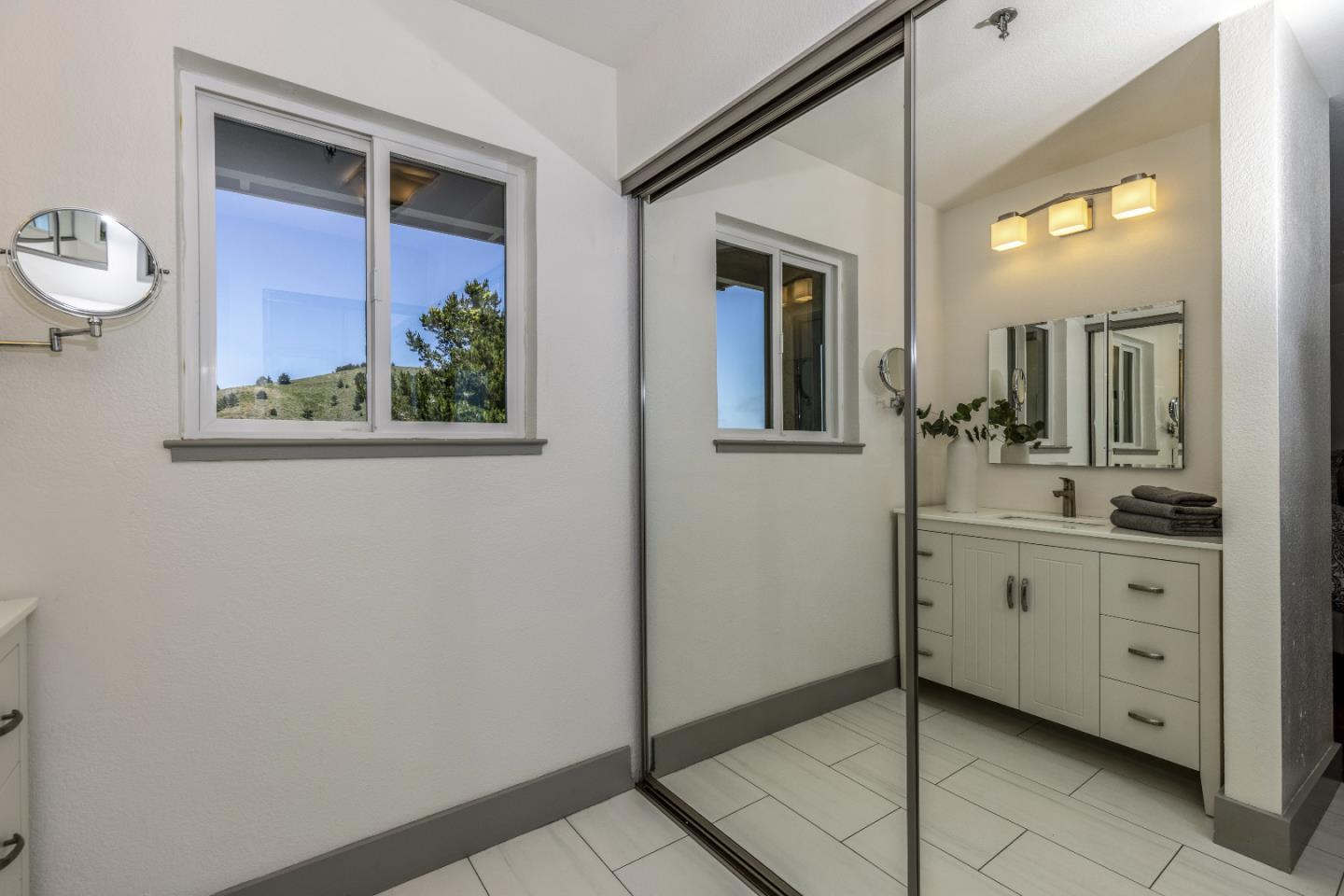 Detail Gallery Image 23 of 47 For 991 Fassler Ave, Pacifica,  CA 94044 - 3 Beds | 2/1 Baths