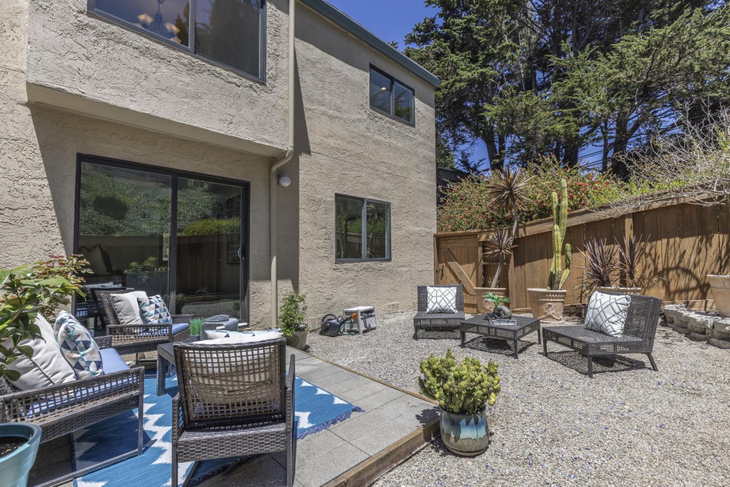 Detail Gallery Image 29 of 47 For 991 Fassler Ave, Pacifica,  CA 94044 - 3 Beds | 2/1 Baths