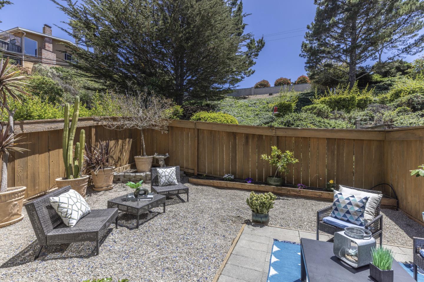 Detail Gallery Image 31 of 47 For 991 Fassler Ave, Pacifica,  CA 94044 - 3 Beds | 2/1 Baths