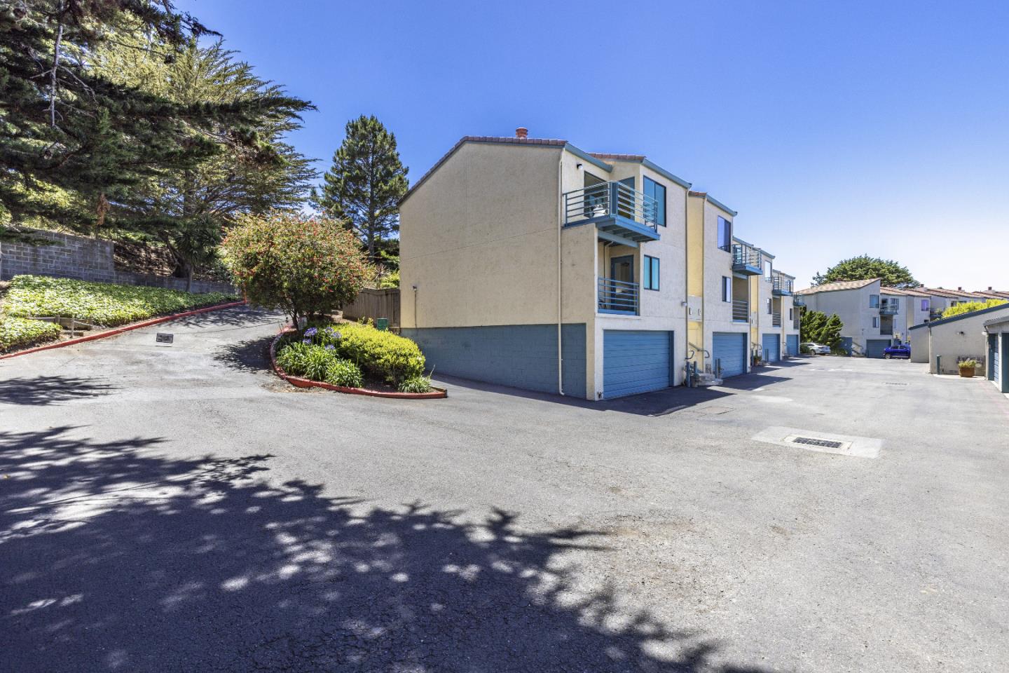 Detail Gallery Image 35 of 47 For 991 Fassler Ave, Pacifica,  CA 94044 - 3 Beds | 2/1 Baths