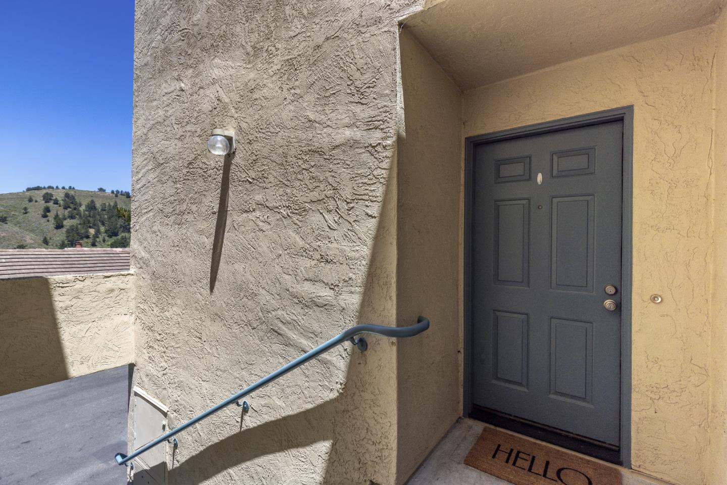 Detail Gallery Image 4 of 47 For 991 Fassler Ave, Pacifica,  CA 94044 - 3 Beds | 2/1 Baths