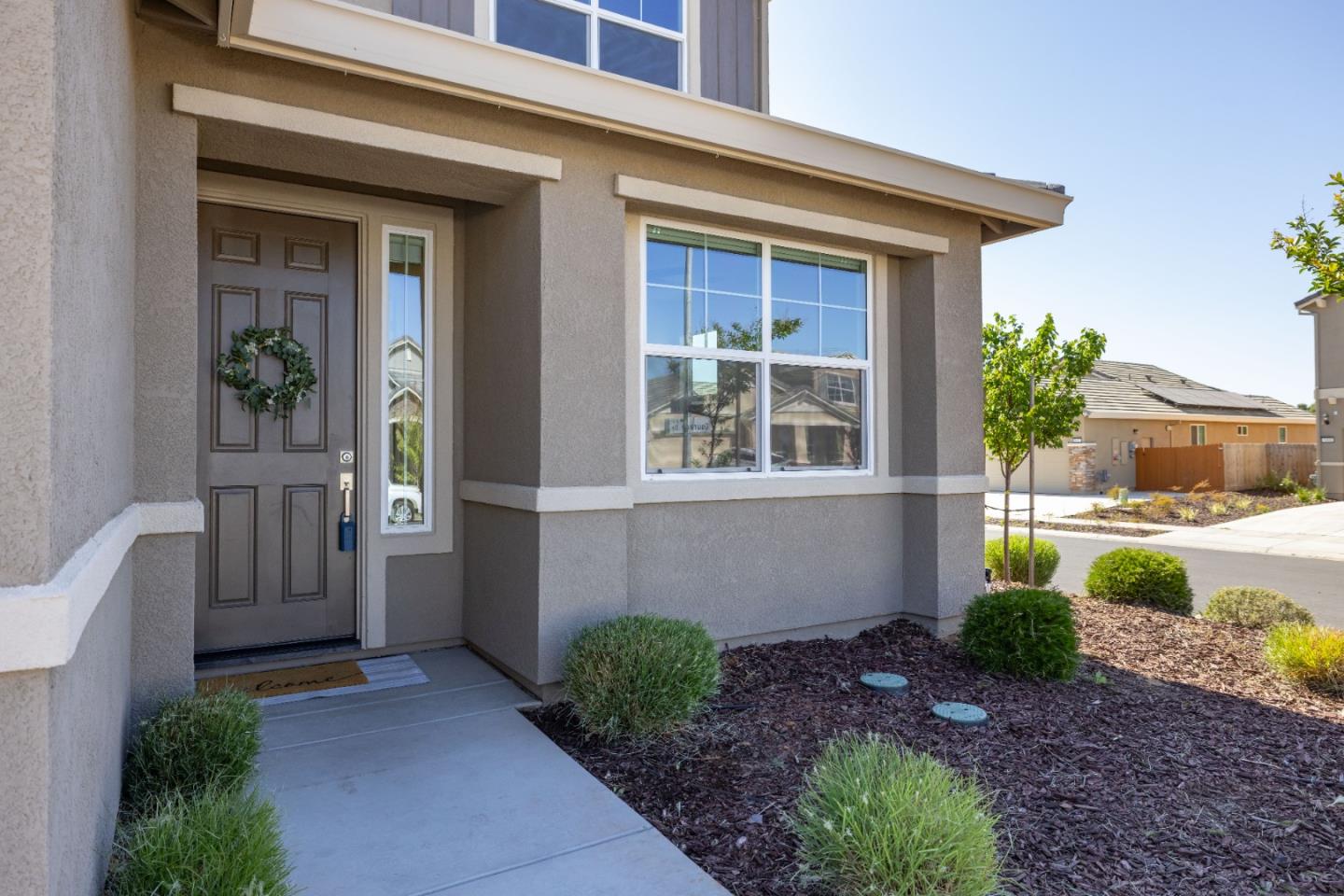 Detail Gallery Image 2 of 36 For 8285 Courage Dr, Sacramento,  CA 95829 - 4 Beds | 3 Baths