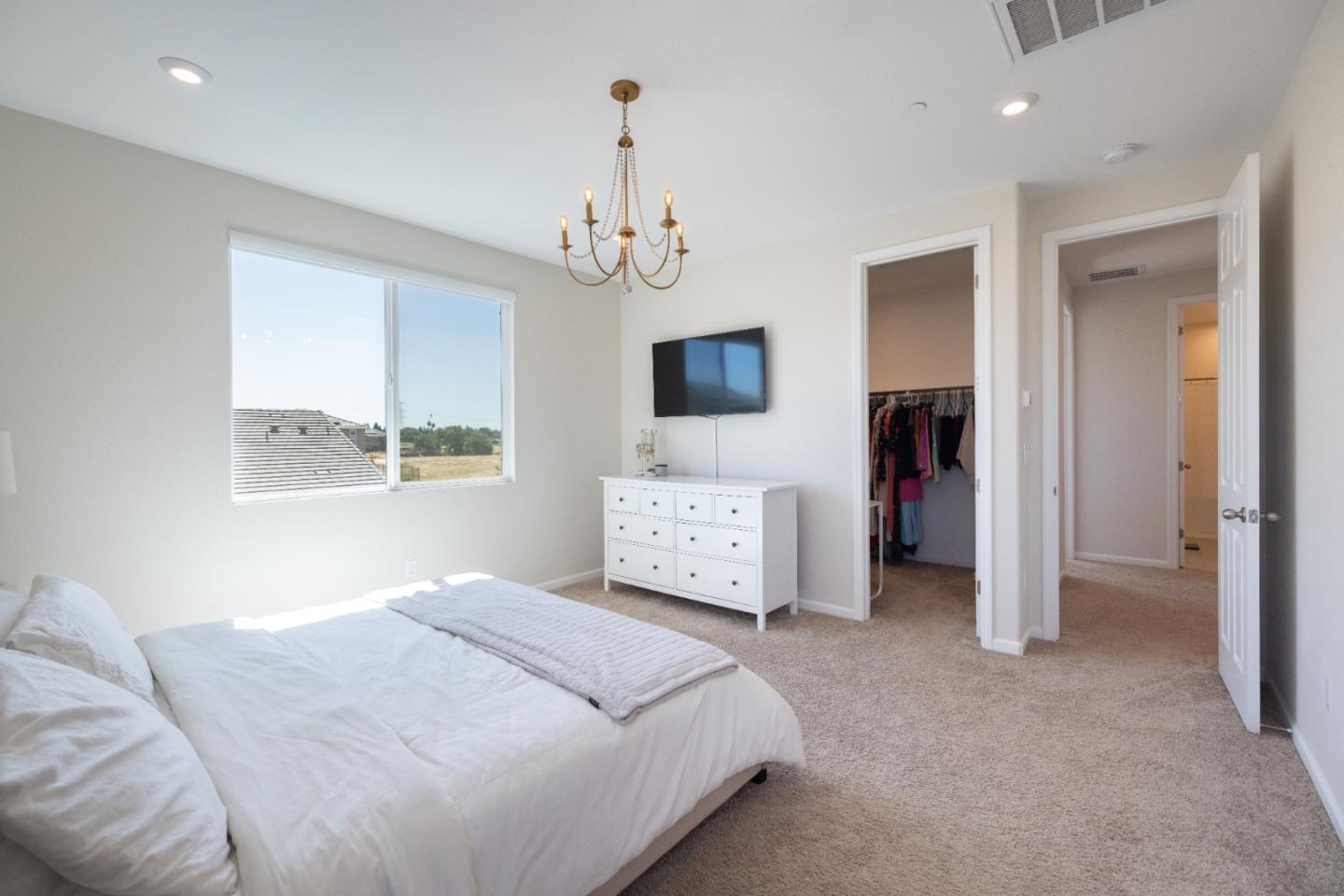 Detail Gallery Image 25 of 36 For 8285 Courage Dr, Sacramento,  CA 95829 - 4 Beds | 3 Baths