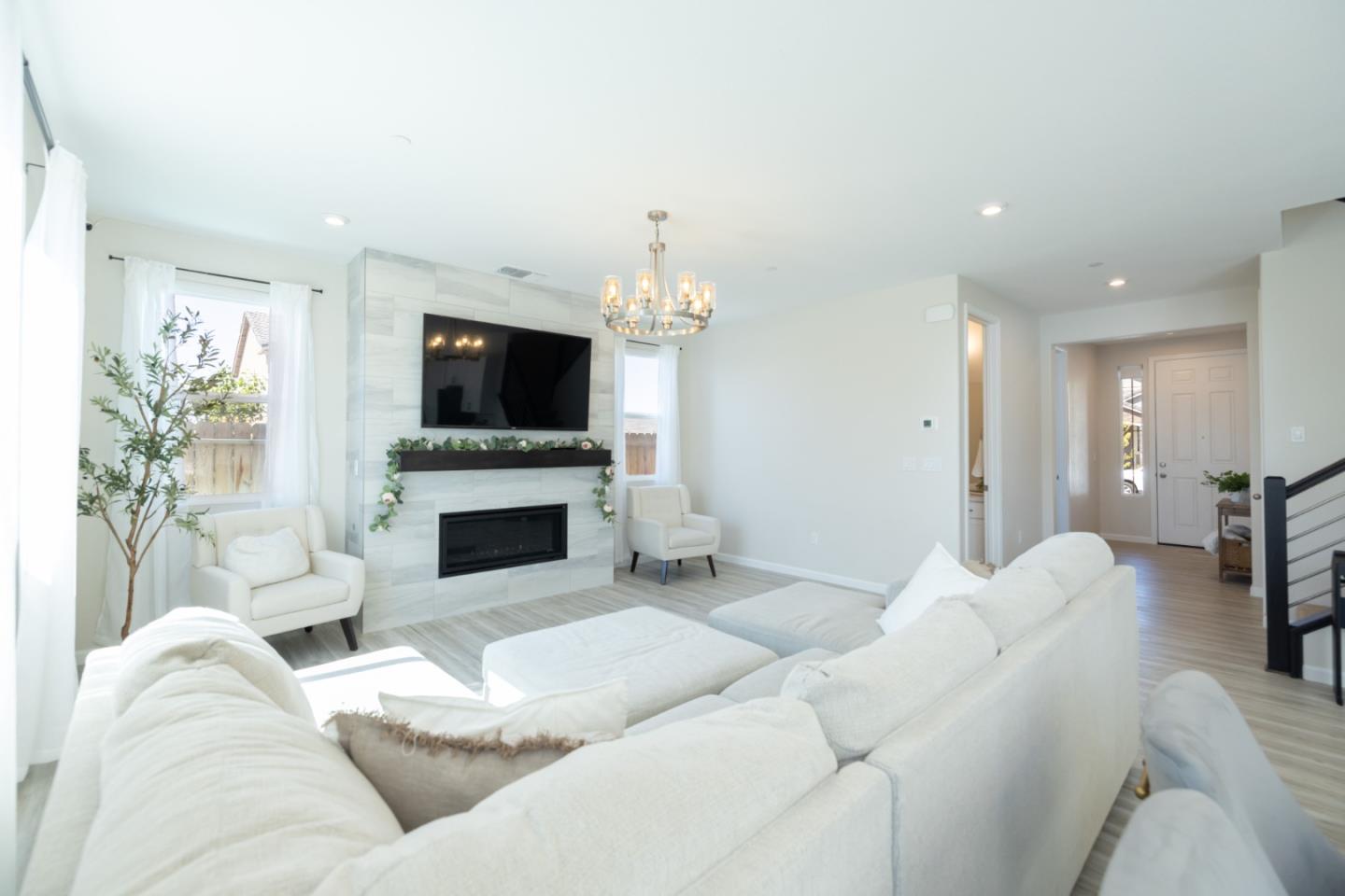 Detail Gallery Image 7 of 36 For 8285 Courage Dr, Sacramento,  CA 95829 - 4 Beds | 3 Baths