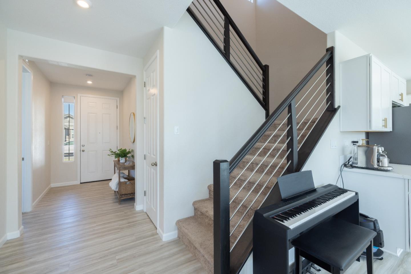 Detail Gallery Image 8 of 36 For 8285 Courage Dr, Sacramento,  CA 95829 - 4 Beds | 3 Baths