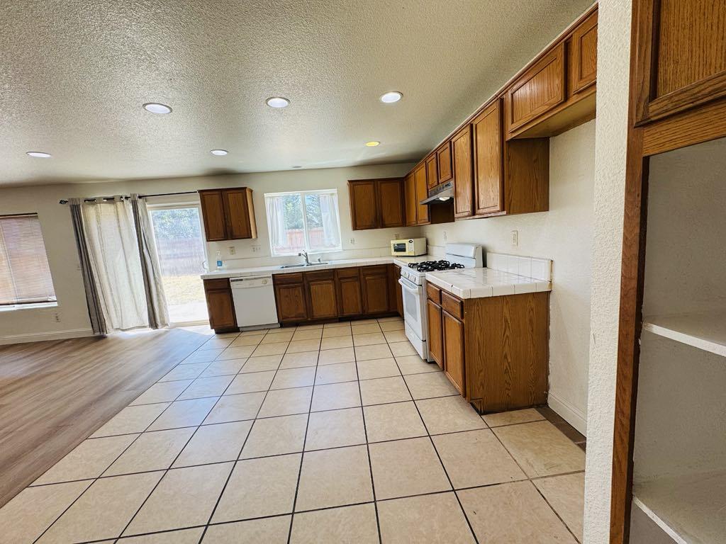 Detail Gallery Image 9 of 24 For Keyser Dr, Stockton,  CA 95212 - 4 Beds | 2/1 Baths