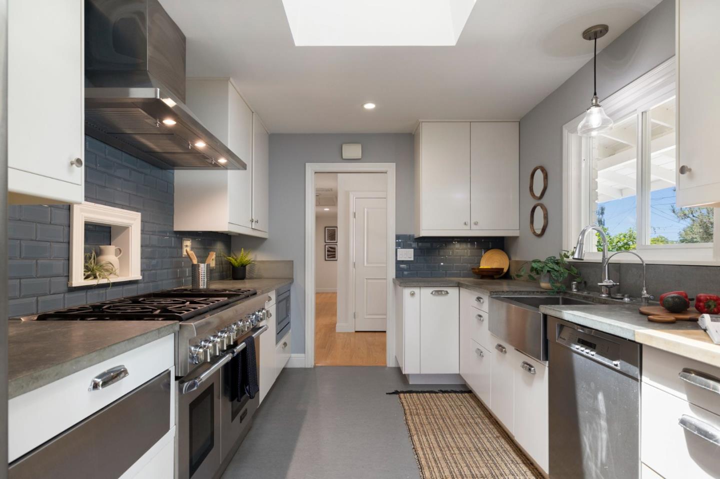 Detail Gallery Image 29 of 106 For 934 Hickory Way, Fremont,  CA 94536 - 4 Beds | 4 Baths