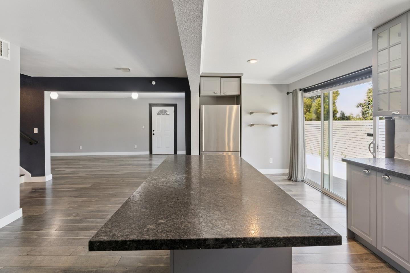 Detail Gallery Image 15 of 16 For 2521 Grande Vista Ave, Oakland,  CA 94601 - 5 Beds | 3 Baths